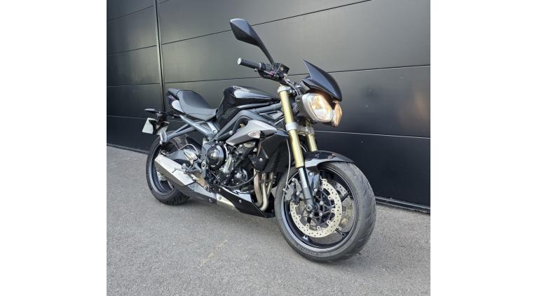 TRIUMPH STREET TRIPLE 675