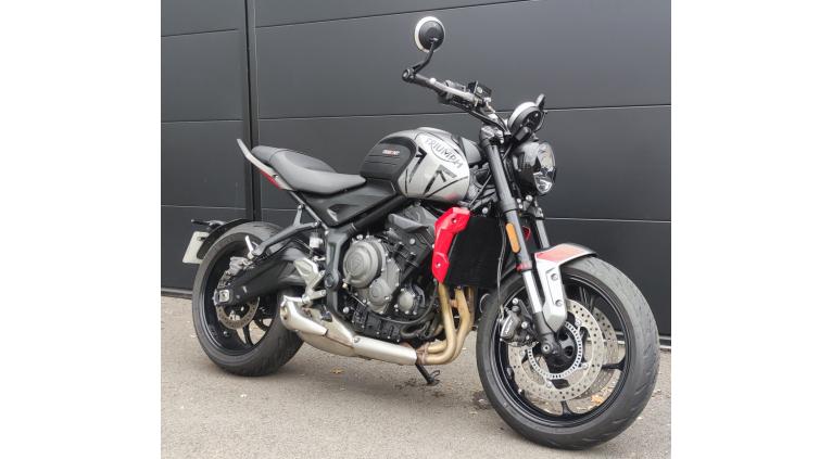 TRIUMPH TRIDENT 660