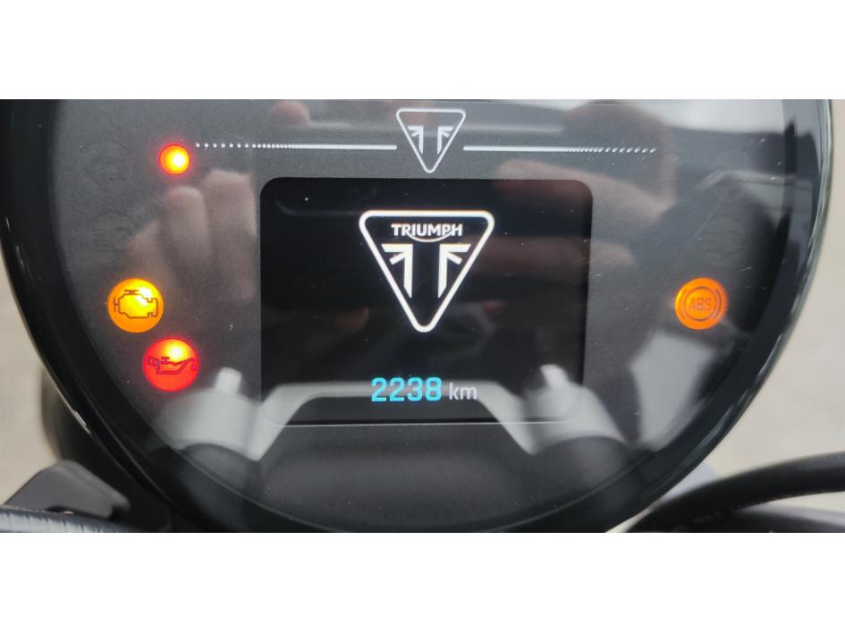 TRIUMPH TRIDENT 660 A2