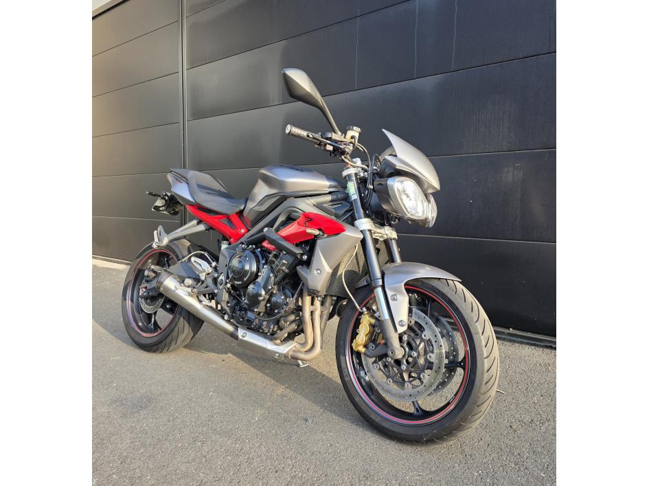 TRIUMPH STREET TRIPLE 675 R