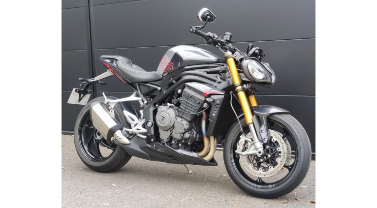 TRIUMPH SPEED TRIPLE 1200 RS