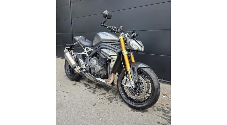 TRIUMPH SPEED TRIPLE 1200 RS