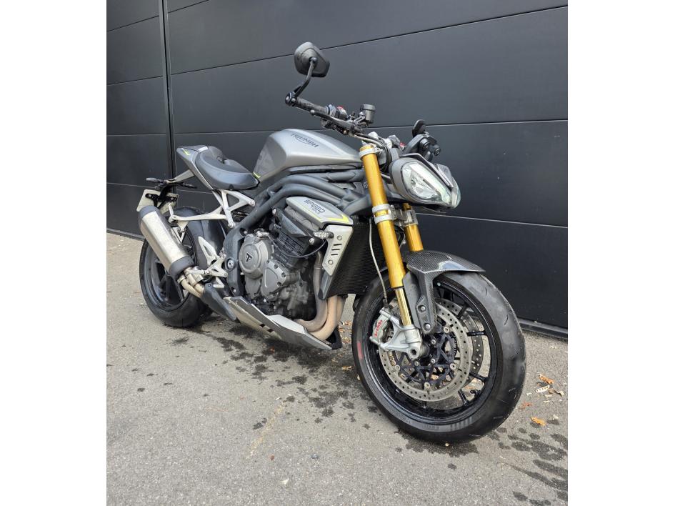 TRIUMPH SPEED TRIPLE 1200 RS