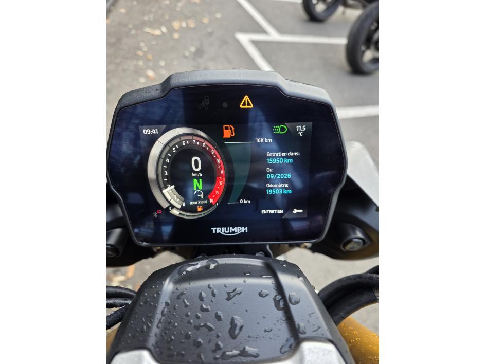TRIUMPH SPEED TRIPLE 1200 RS