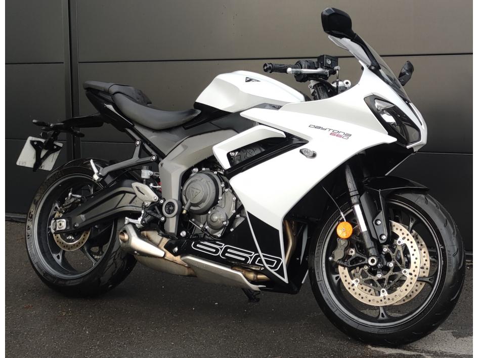 TRIUMPH DAYTONA 660 A2