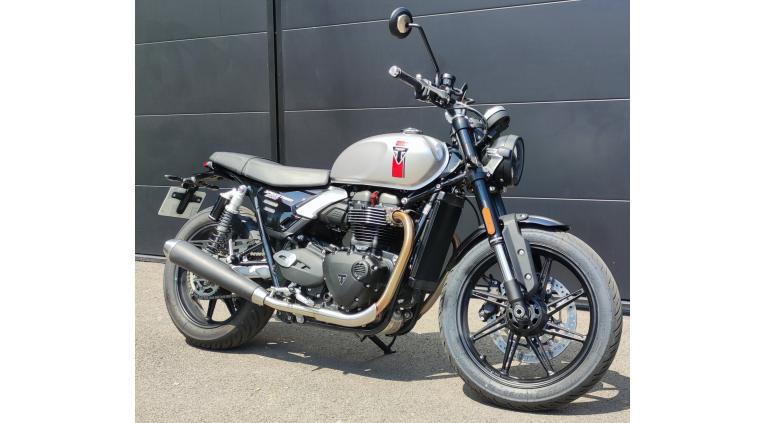 TRIUMPH SPEED TWIN 900