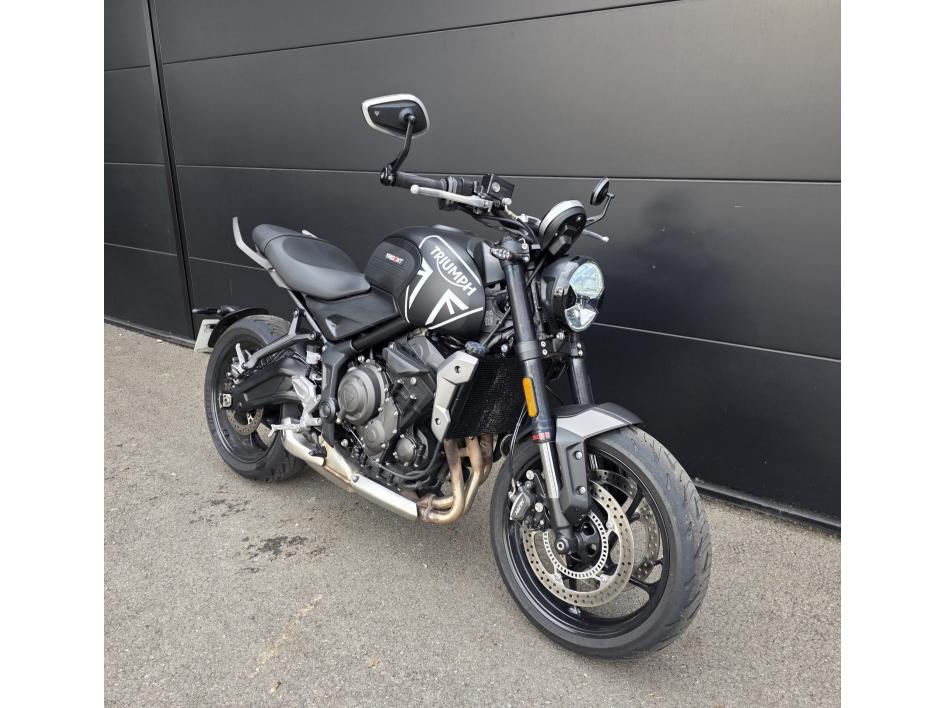 TRIUMPH TRIDENT 660